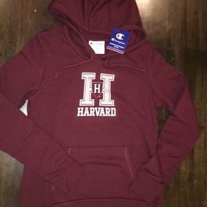 Champions Women’s Harvard fitted sweatshirt